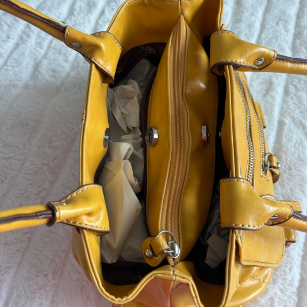Handbag - Picture 2 of 4
